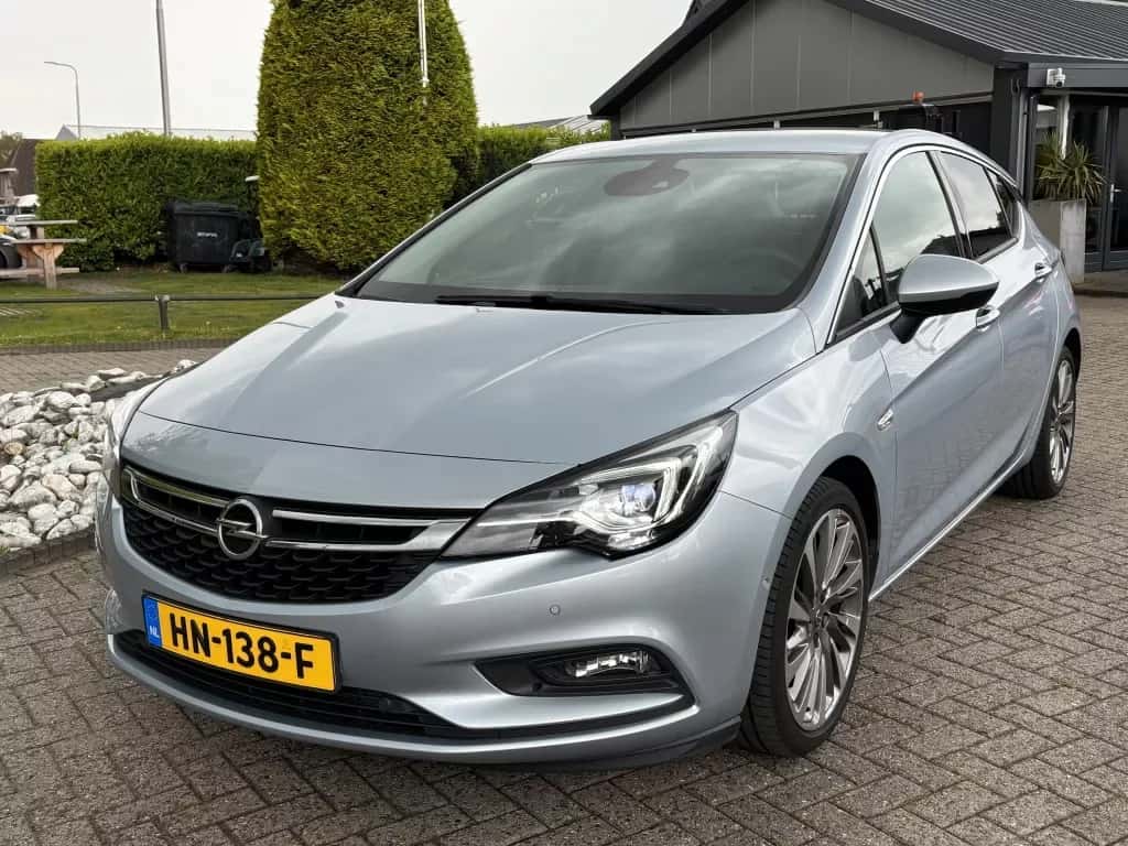 Opel Astra (2015) — foto 1