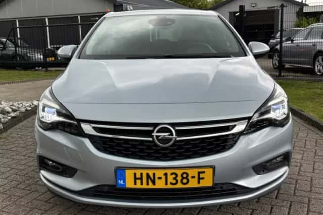 Opel Astra (2015) thumbnail 2