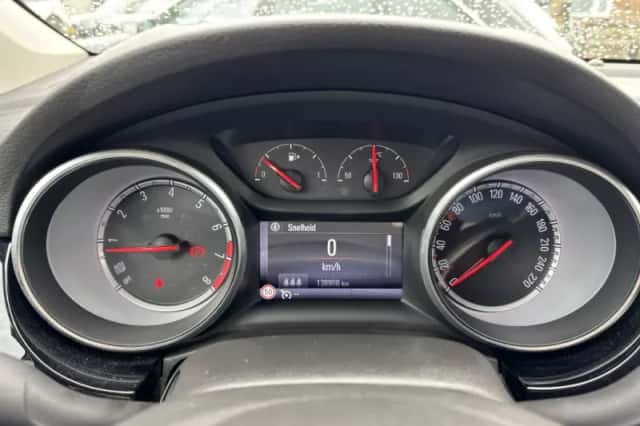 Opel Astra (2015) thumbnail 14