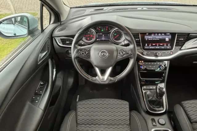 Opel Astra (2015) thumbnail 9