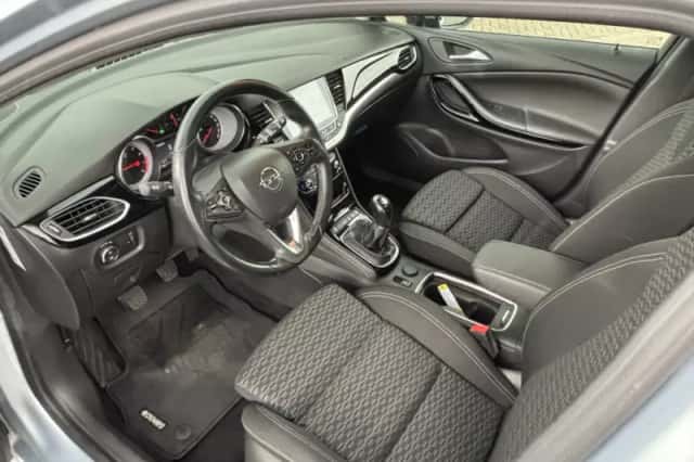 Opel Astra (2015) thumbnail 10