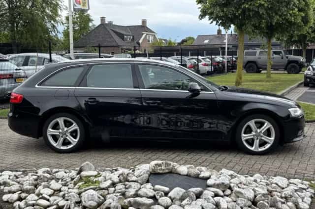 Audi A4 (2014) thumbnail 4