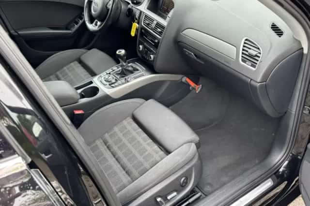 Audi A4 (2014) thumbnail 10
