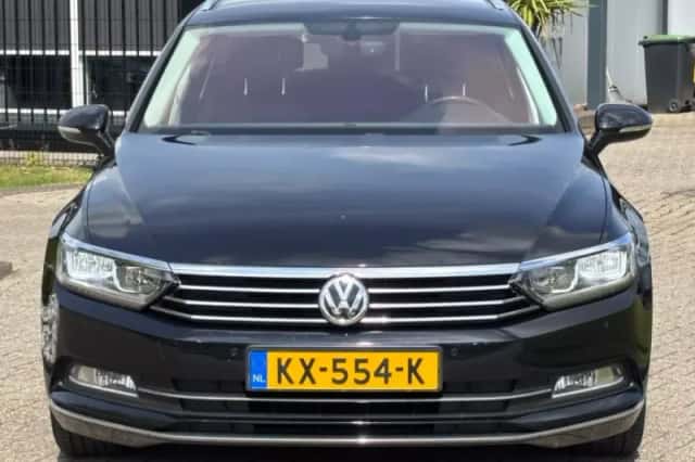 Volkswagen Passat (2016) thumbnail 2
