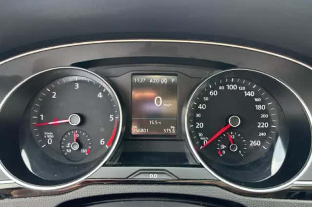 Volkswagen Passat (2016) thumbnail 16