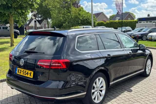 Volkswagen Passat (2016) thumbnail 5