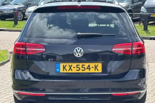 Volkswagen Passat (2016) thumbnail 6