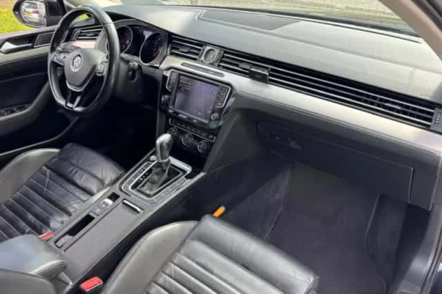 Volkswagen Passat (2016) thumbnail 10
