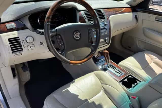 Cadillac DTS (2007) thumbnail 13