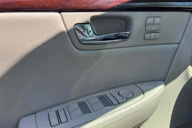 Cadillac DTS (2007) thumbnail 18