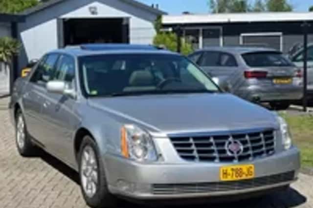 Cadillac DTS (2007) thumbnail 23