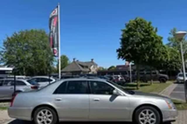 Cadillac DTS (2007) thumbnail 24