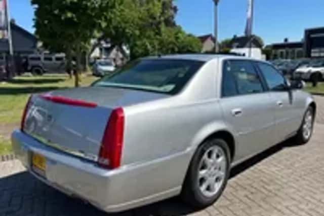 Cadillac DTS (2007) thumbnail 25