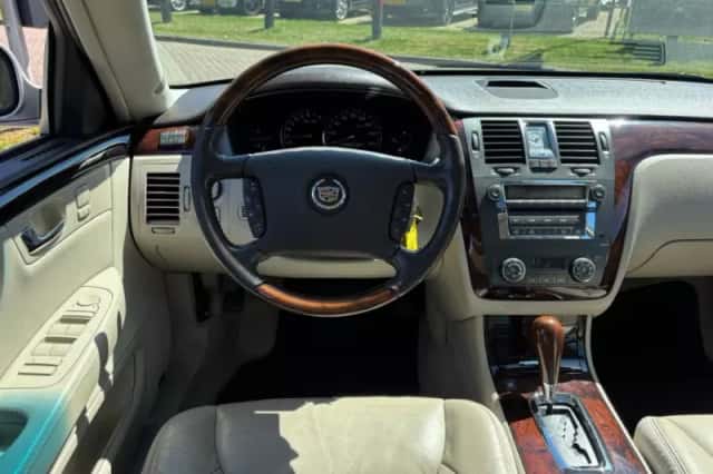 Cadillac DTS (2007) thumbnail 9