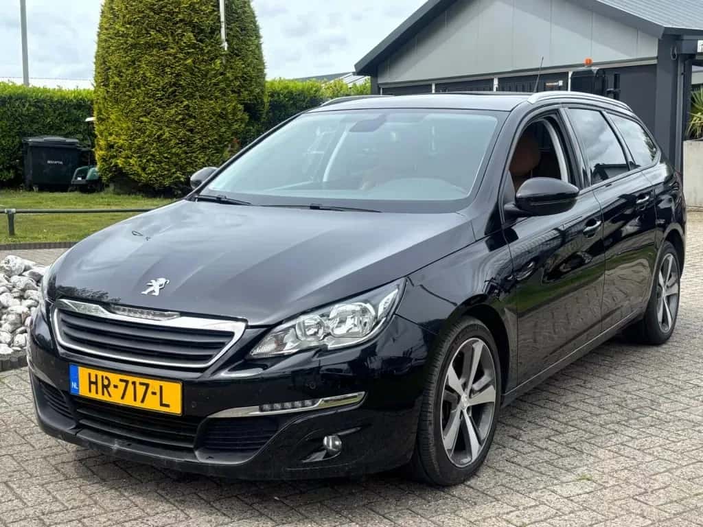 Peugeot 308 (2015) — foto 1