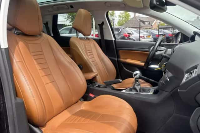 Peugeot 308 (2015) thumbnail 13