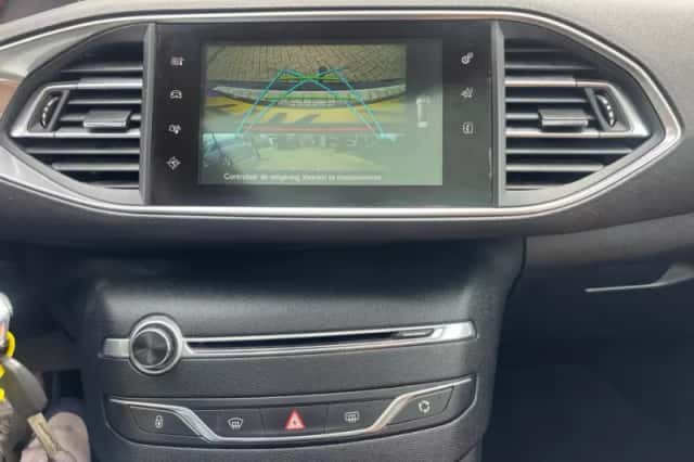 Peugeot 308 (2015) thumbnail 14