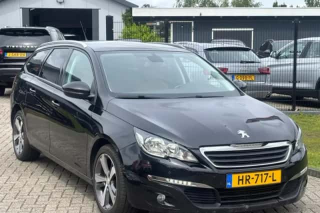 Peugeot 308 (2015) thumbnail 3