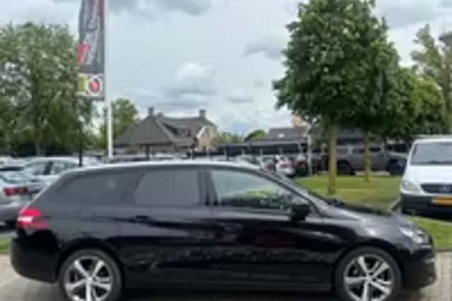 Peugeot 308 (2015) thumbnail 23