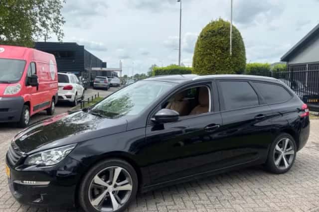 Peugeot 308 (2015) thumbnail 8