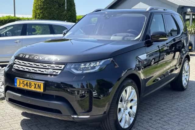 Land Rover Discovery (2017) thumbnail 1