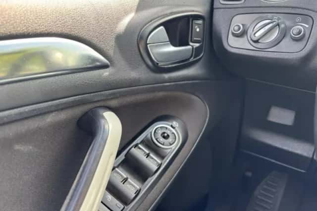 Ford S-Max (2012) thumbnail 16