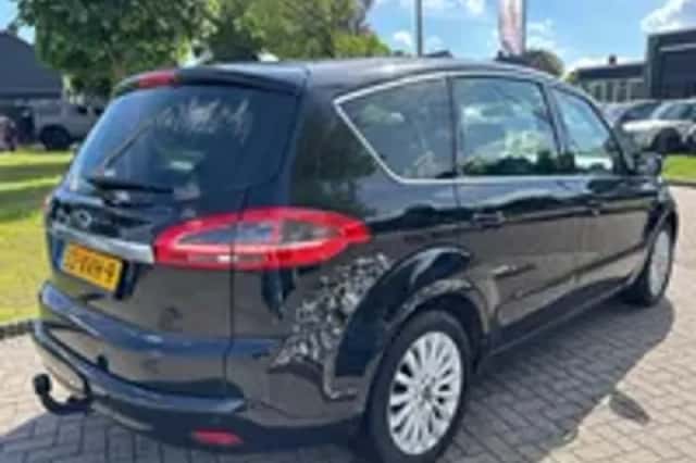 Ford S-Max (2012) thumbnail 23