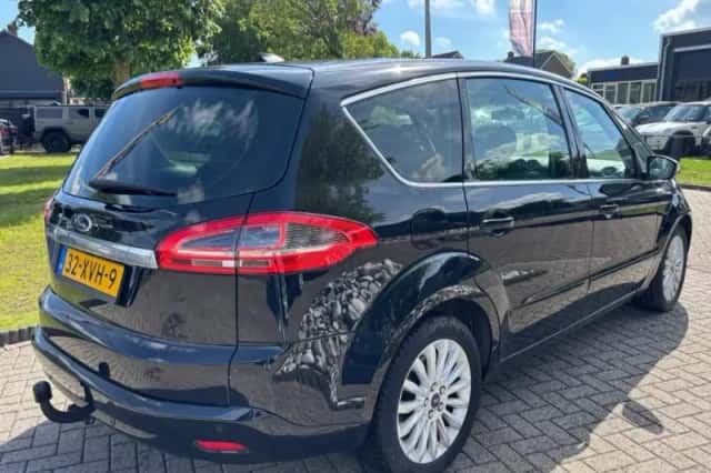 Ford S-Max (2012) thumbnail 4
