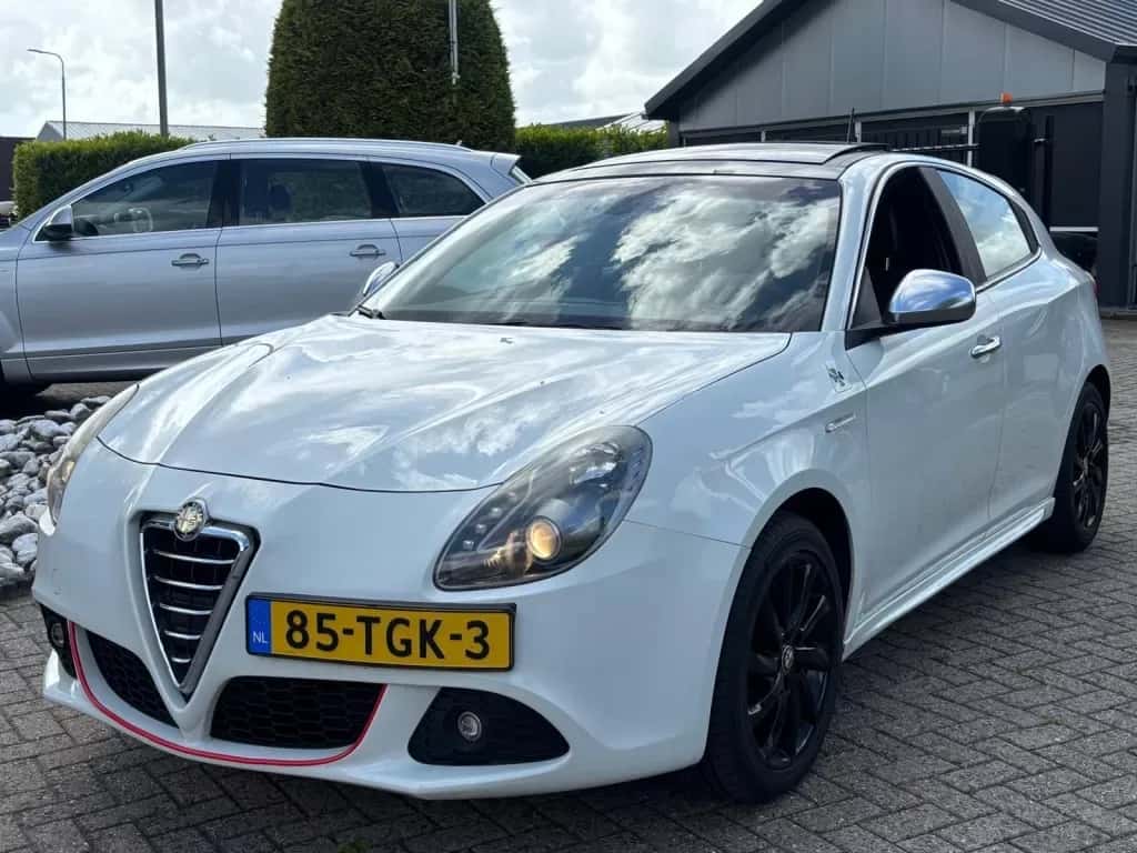 Alfa Romeo Giulietta (2012) — foto 1