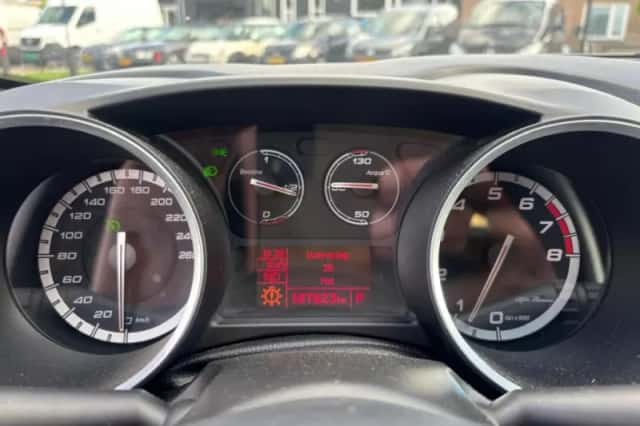 Alfa Romeo Giulietta (2012) thumbnail 16