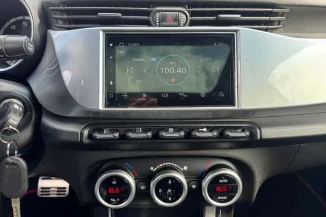 Alfa Romeo Giulietta (2012) thumbnail 18