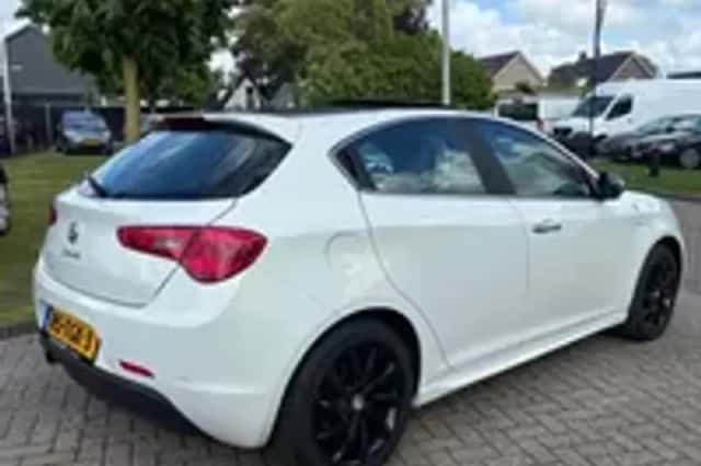 Alfa Romeo Giulietta (2012) thumbnail 26