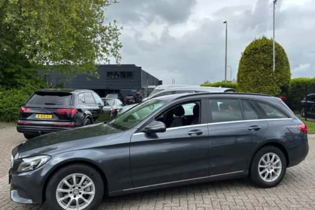 Mercedes-Benz C-Klasse (2016) thumbnail 4