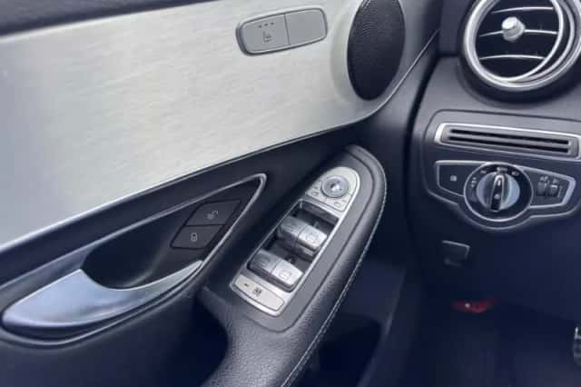 Mercedes-Benz GLC-Klasse (2015) thumbnail 13
