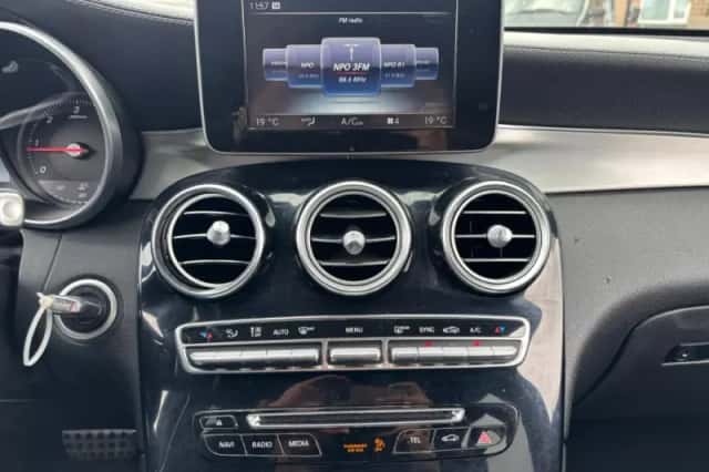 Mercedes-Benz GLC-Klasse (2015) thumbnail 15