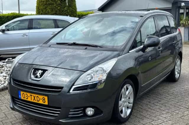 Peugeot 5008 (2012)