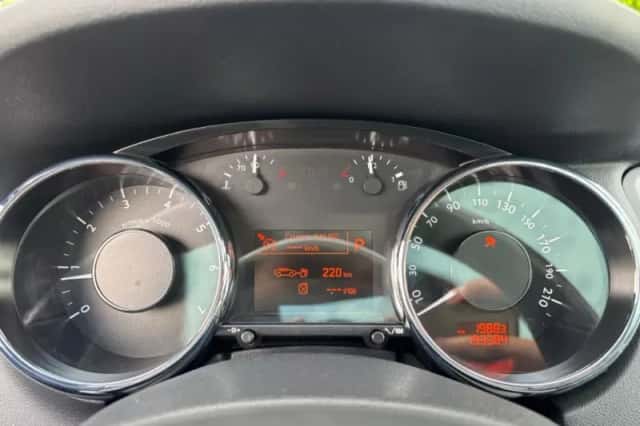 Peugeot 5008 (2012) thumbnail 13