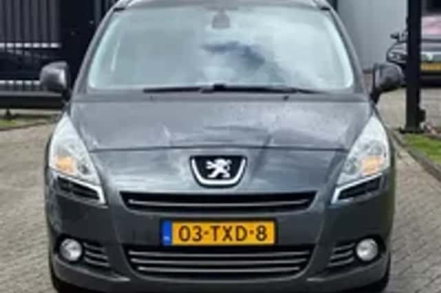 Peugeot 5008 (2012) thumbnail 22