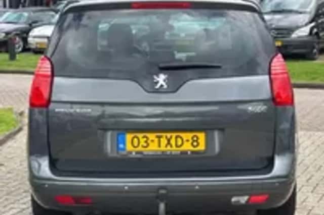 Peugeot 5008 (2012) thumbnail 24