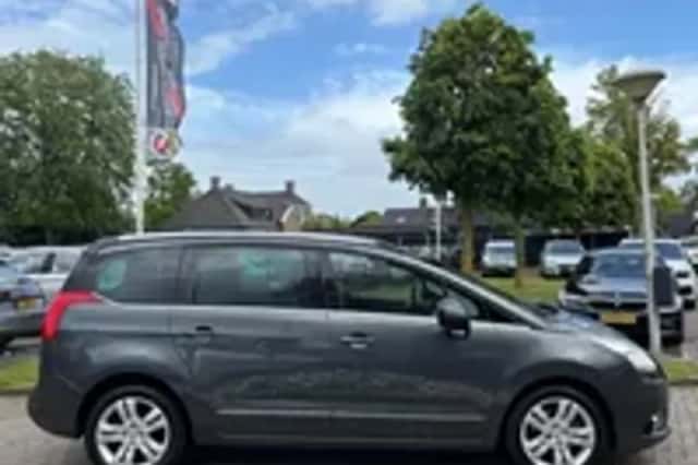 Peugeot 5008 (2012) thumbnail 26