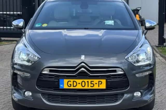 Citroën DS5 (2015) thumbnail 2