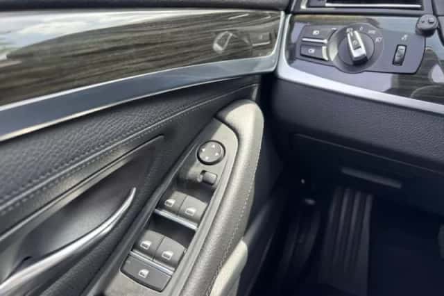 BMW 5-Serie (2013) thumbnail 16