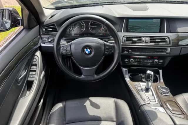 BMW 5-Serie (2013) thumbnail 9