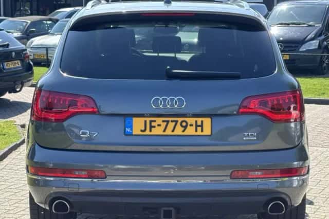 Audi Q7 (2014) thumbnail 6