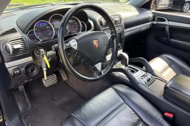Porsche Cayenne (2005) thumbnail 11