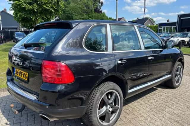 Porsche Cayenne (2005) thumbnail 6