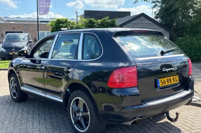 Porsche Cayenne (2005) thumbnail 8