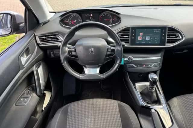 Peugeot 308 (2020) thumbnail 9
