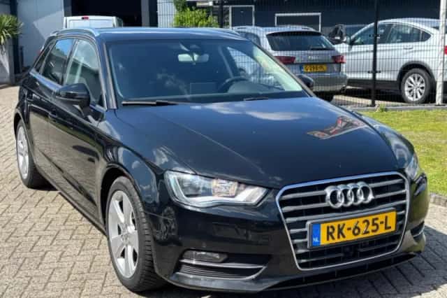 Audi A3 (2016) thumbnail 2