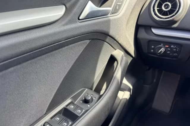 Audi A3 (2016) thumbnail 14